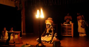 KOODIYAATTAM